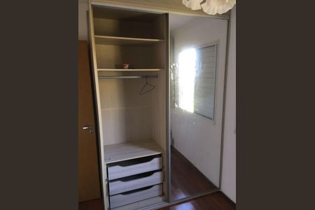 Quarto de apartamento para alugar com 2 quartos, 45m² em Jardim Isis, Cotia