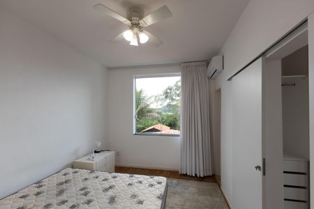 Casa à venda com 220m², 4 quartos e 6 vagasSuíte 1