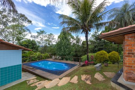 Casa à venda com 220m², 4 quartos e 6 vagasPiscina