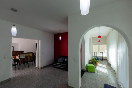 Casa à venda com 220m², 4 quartos e 6 vagasSala de TV