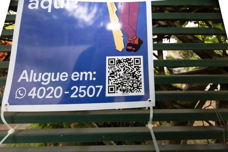 Casa à venda com 220m², 4 quartos e 6 vagasCódigo da Placa Alugue