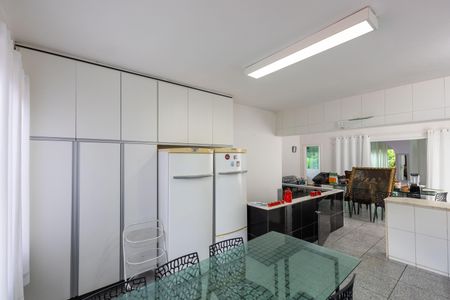 Casa à venda com 220m², 4 quartos e 6 vagasCozinha