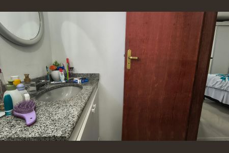 Casa de condomínio à venda com 168m², 3 quartos e 2 vagas Casa de condomínio à venda com 168m², 3 quartos e 2 vagasBanheiro Social