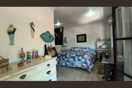 Casa de condomínio à venda com 168m², 3 quartos e 2 vagas Casa de condomínio à venda com 168m², 3 quartos e 2 vagasSuíte