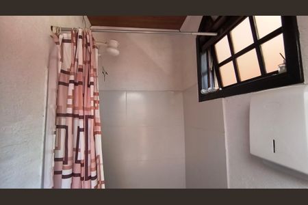 Casa de condomínio à venda com 168m², 3 quartos e 2 vagas Casa de condomínio à venda com 168m², 3 quartos e 2 vagasBanheiro do Quintal