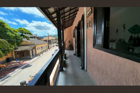 Casa de condomínio à venda com 168m², 3 quartos e 2 vagas Casa de condomínio à venda com 168m², 3 quartos e 2 vagasVaranda da Suíte