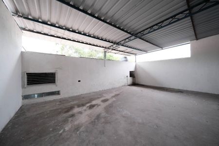 Casa à venda com 135m², 3 quartos e sem vagaCozinha e Área de Serviço