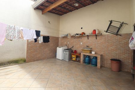 Casa à venda com 148m², 3 quartos e 2 vagasÁrea de Serviço