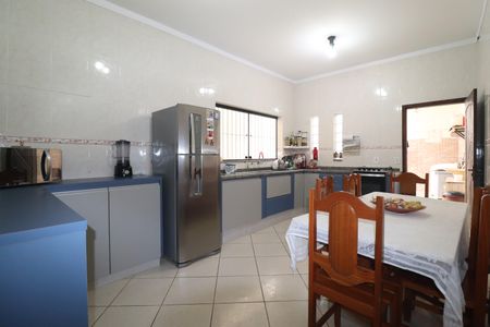 Casa à venda com 148m², 3 quartos e 2 vagasCozinha