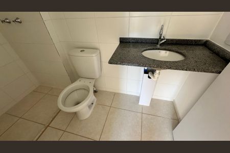 Apartamento à venda com 54m², 2 quartos e 1 vaga Apartamento à venda com 54m², 2 quartos e 1 vagaBanheiro do Quarto 2