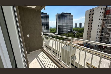 Apartamento à venda com 54m², 2 quartos e 1 vaga Apartamento à venda com 54m², 2 quartos e 1 vagaVaranda