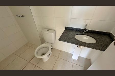 Apartamento à venda com 54m², 2 quartos e 1 vaga Apartamento à venda com 54m², 2 quartos e 1 vagaBanheiro do Quarto 2