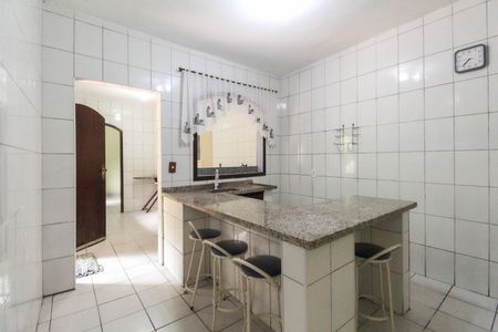 Casa para alugar com 180m², 6 quartos e 3 vagas Casa para alugar com 180m², 6 quartos e 3 vagasCozinha Casa 2