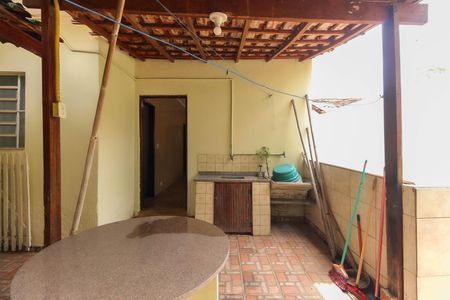 Casa para alugar com 180m², 6 quartos e 3 vagas Casa para alugar com 180m², 6 quartos e 3 vagasQuintal - Churrasqueira