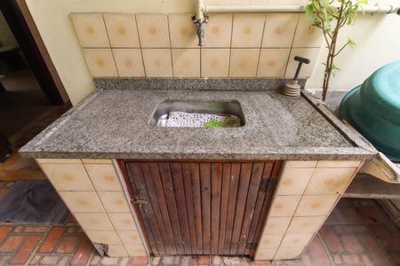 Casa para alugar com 180m², 6 quartos e 3 vagas Casa para alugar com 180m², 6 quartos e 3 vagasQuintal - Churrasqueira