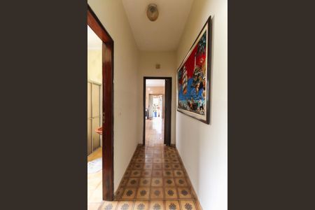 Casa para alugar com 180m², 6 quartos e 3 vagas Casa para alugar com 180m², 6 quartos e 3 vagasCorredor Casa 1