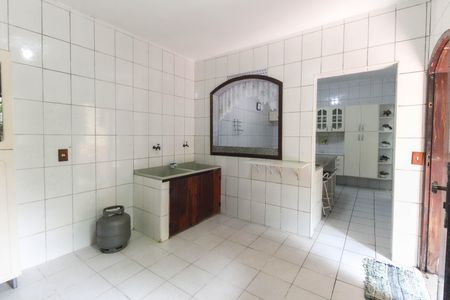 Casa para alugar com 180m², 6 quartos e 3 vagas Casa para alugar com 180m², 6 quartos e 3 vagasÁrea de Serviço Casa 2