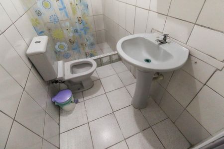 Casa para alugar com 180m², 6 quartos e 3 vagas Casa para alugar com 180m², 6 quartos e 3 vagasBanheiro Social Casa 2