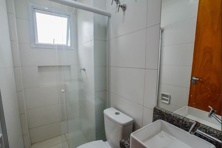 Banheiro de kitnet/studio para alugar com 1 quarto, 17m² em Vila Sao Pedro, Santo André