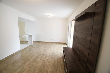 Sala de apartamento para alugar com 3 quartos, 75m² em Jardim Nova Europa, Campinas