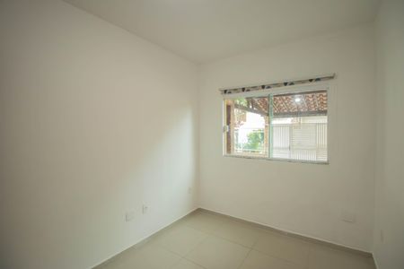 Quarto 1 de casa de condomínio para alugar com 3 quartos, 200m² em Galo Branco, São Gonçalo