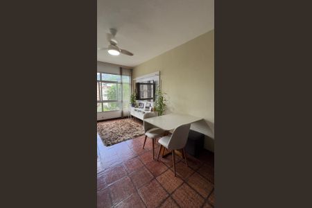 Apartamento para alugar com 80m², 2 quartos e 1 vagaSala