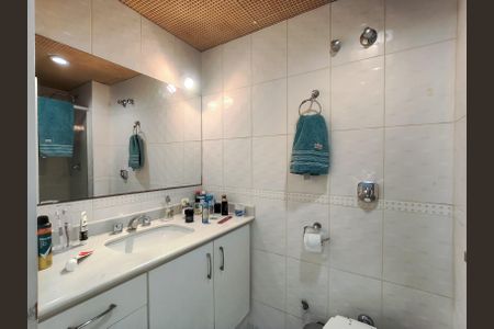 Apartamento para alugar com 80m², 2 quartos e 1 vagaBanheiro Corredor