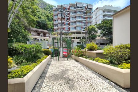 Apartamento para alugar com 80m², 2 quartos e 1 vagaFachada e portaria