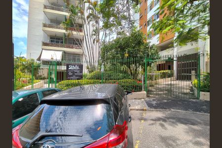 Apartamento para alugar com 80m², 2 quartos e 1 vagaFachada e portaria