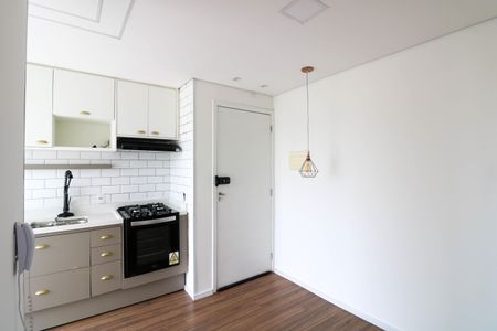 Sala / Cozinha de apartamento para alugar com 2 quartos, 35m² em Jardim Sao Luiz, São Paulo