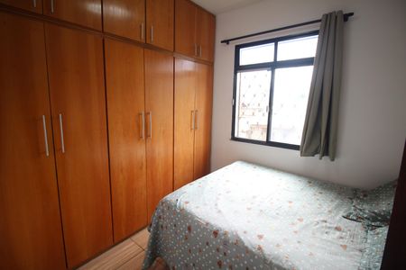 Quarto 1 de apartamento para alugar com 2 quartos, 50m² em Centro, Contagem