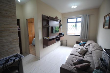 Sala de apartamento para alugar com 2 quartos, 50m² em Centro, Contagem