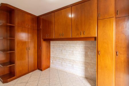 Apartamento para alugar com 73m², 2 quartos e 1 vagaSuíte
