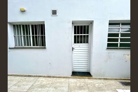 Casa para alugar com 60m², 2 quartos e 1 vagaQuintal 