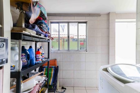 Casa à venda com 140m², 3 quartos e 2 vagas Casa à venda com 140m², 3 quartos e 2 vagasLavanderia