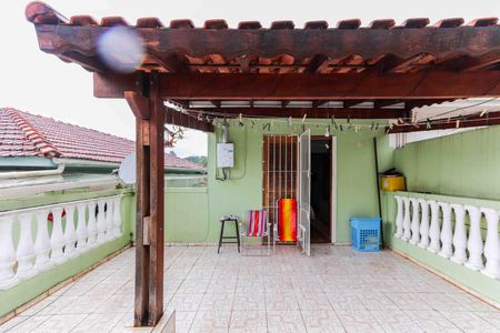 Casa à venda com 140m², 3 quartos e 2 vagas Casa à venda com 140m², 3 quartos e 2 vagasVaranda
