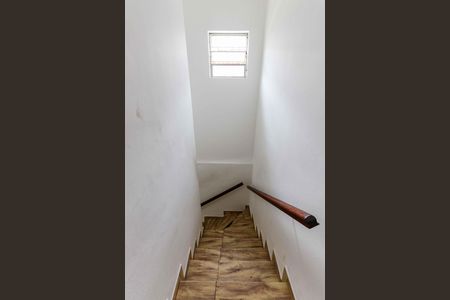 Casa à venda com 140m², 3 quartos e 2 vagas Casa à venda com 140m², 3 quartos e 2 vagasEscadas