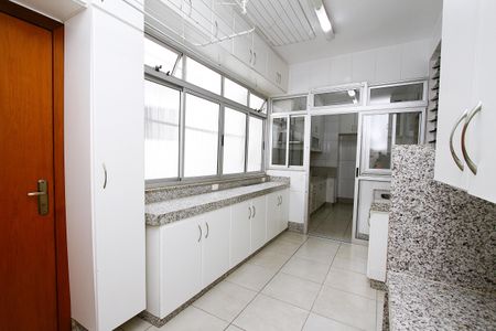 Apartamento à venda com 115m², 3 quartos e 1 vagaÁrea de Serviço