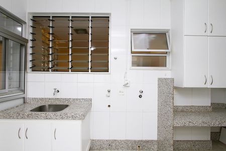 Apartamento à venda com 115m², 3 quartos e 1 vagaÁrea de Serviço