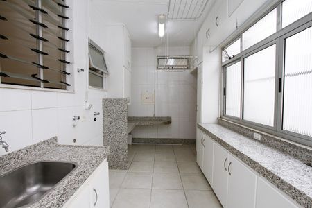 Apartamento à venda com 115m², 3 quartos e 1 vagaÁrea de Serviço