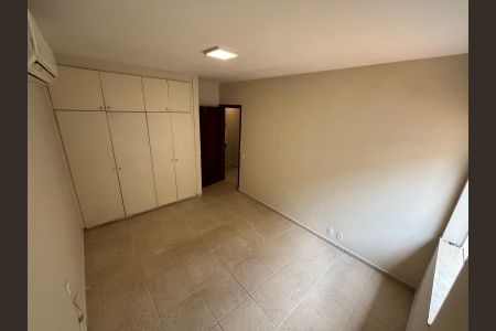 Casa à venda com 150m², 3 quartos e 2 vagas Casa à venda com 150m², 3 quartos e 2 vagasQuarto