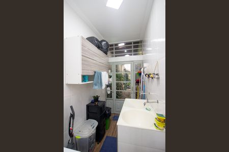 Casa à venda com 360m², 2 quartos e 3 vagasCozinha e Área de Serviço