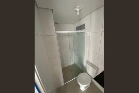 Banheiro de apartamento para alugar com 2 quartos, 55m² em Jardim Itapark Velho, Mauá
