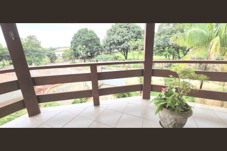 Casa à venda com 630m², 4 quartos e 8 vagasVaranda suíte 