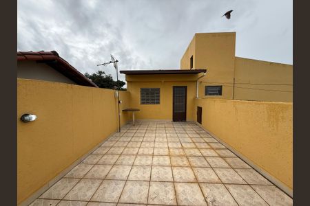 Casa para alugar com 70m², 2 quartos e sem vaga