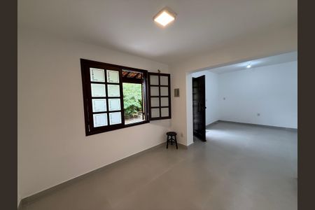 Casa para alugar com 4 quartos, 250m² em Alípio de Melo, Belo Horizonte