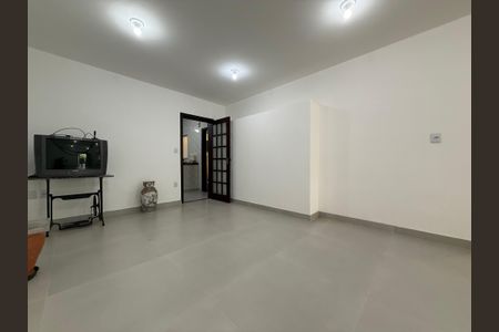 Casa para alugar com 4 quartos, 250m² em Alípio de Melo, Belo Horizonte