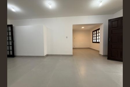 Casa para alugar com 5 quartos, 260m² em Alípio de Melo, Belo Horizonte