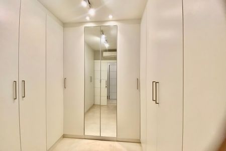 Apartamento à venda com 90m², 3 quartos e 1 vagaCloset 