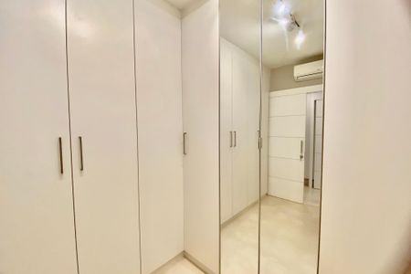 Apartamento à venda com 90m², 3 quartos e 1 vagaCloset 